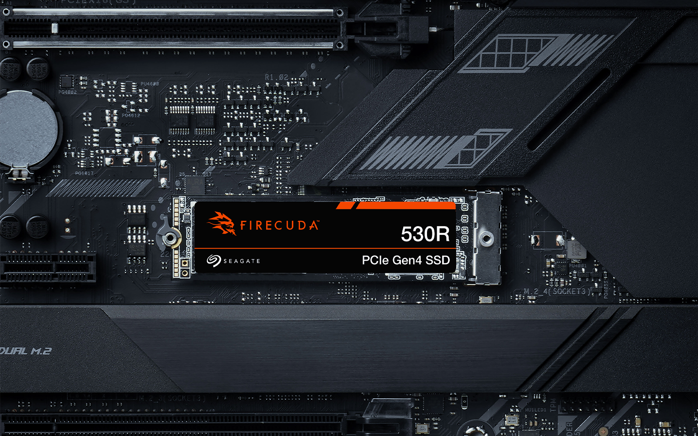 FireCuda 530R PCIe Gen4 SSD is installed in a laptop.