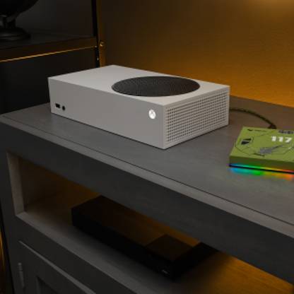 halo-game-drive-for-xbox-2tb-livingroomcloseup-rainbowled-high-reso-3000x3000.jpg
