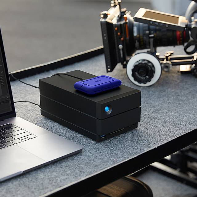 LaCie　Rugged SSD Pro STHZ4000800 LaCie 4TB Rugged SSD PRO Thunderbolt 3 External SSD
