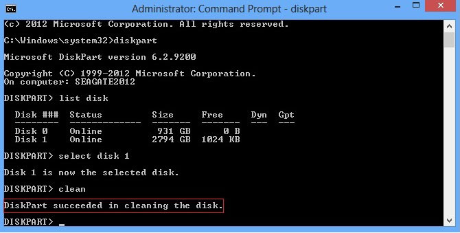 Shows the command prompt window and displays DiskPart succeeded in cleaning the disk. DiskPart succeeded in cleaning the disk is squared off.